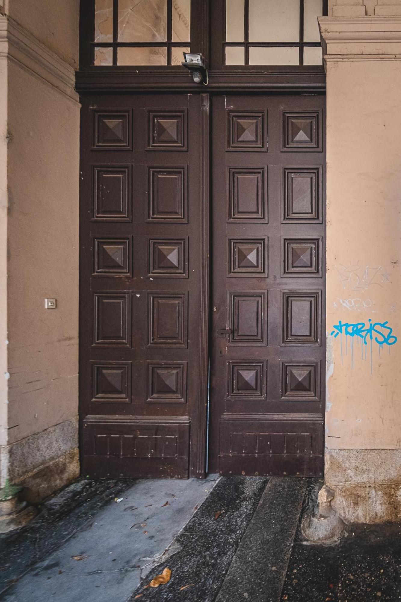 Antique Chic Apartma